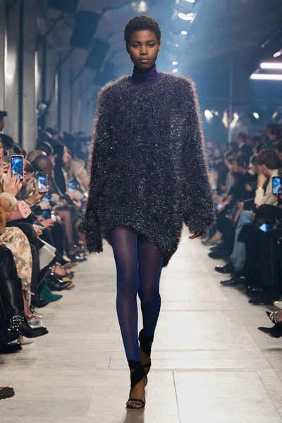 Look 49